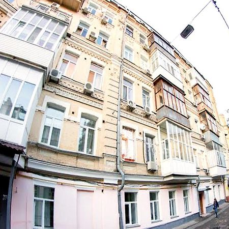 Status Guesthouse Kiev Exterior photo