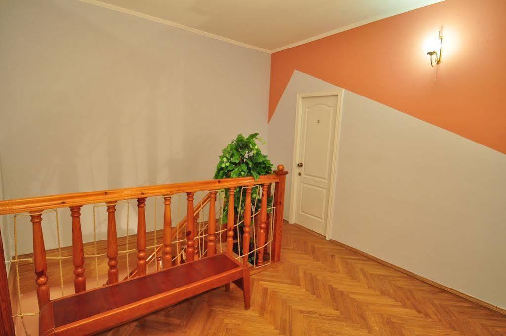 Status Guesthouse Kiev Exterior photo